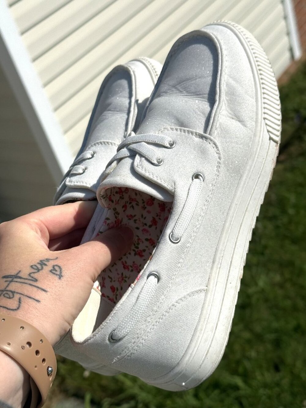 White Shimmer Boat Shoes 6Y/W8 Coastal Grandmacore Clean Girl Chic 3791